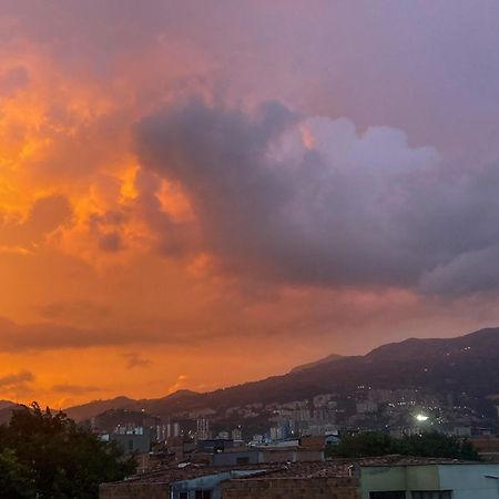 Selva House Bed and Breakfast Medellín Buitenkant foto